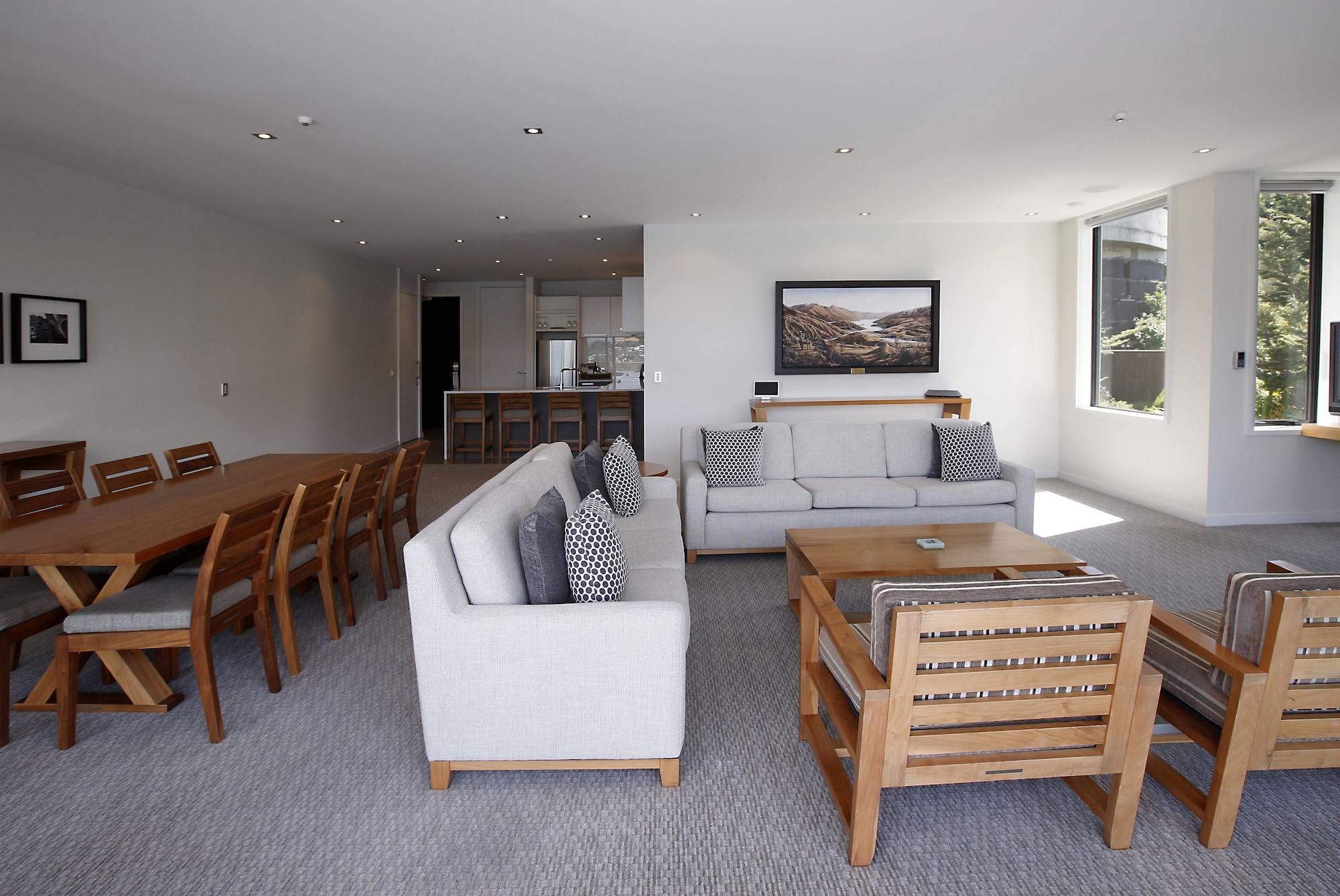 The Rees Hotel & Luxury Apartments Квинстаун Экстерьер фото A living room in a typical apartment at Jack's Point