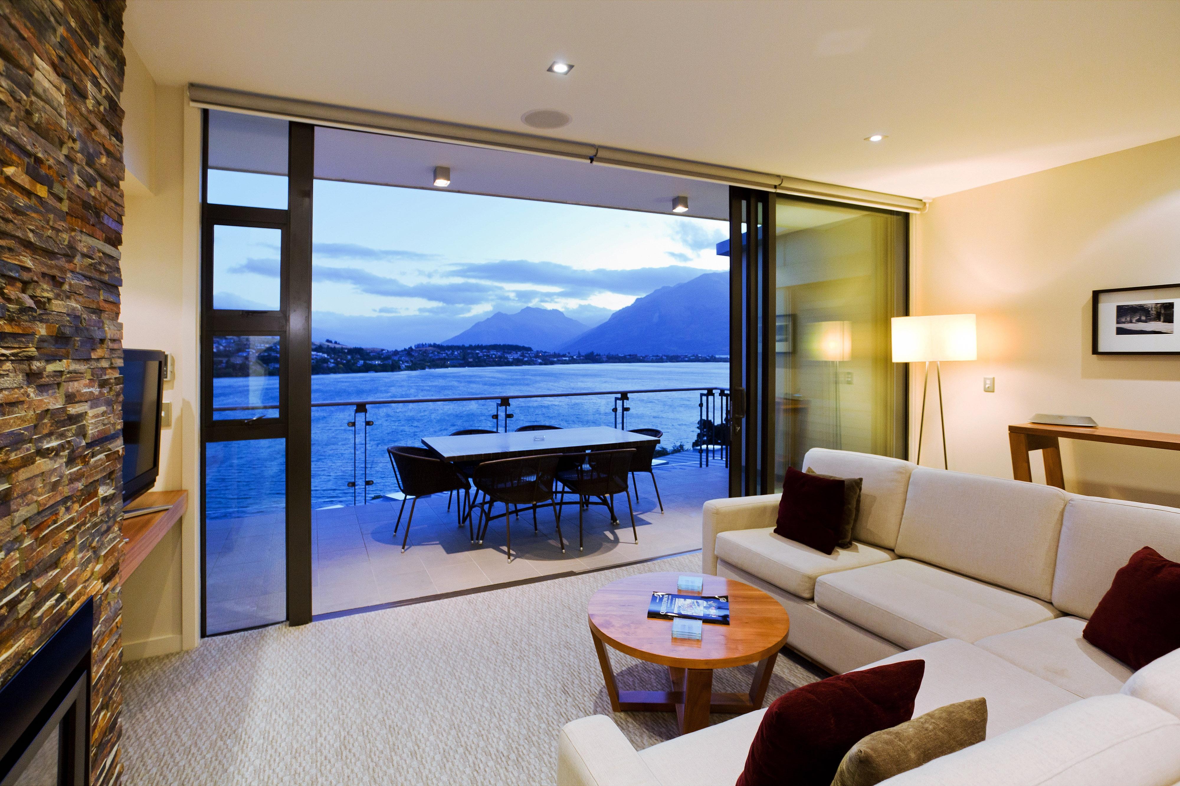 The Rees Hotel & Luxury Apartments Квинстаун Экстерьер фото Living room with a view of Lake Wakatipu