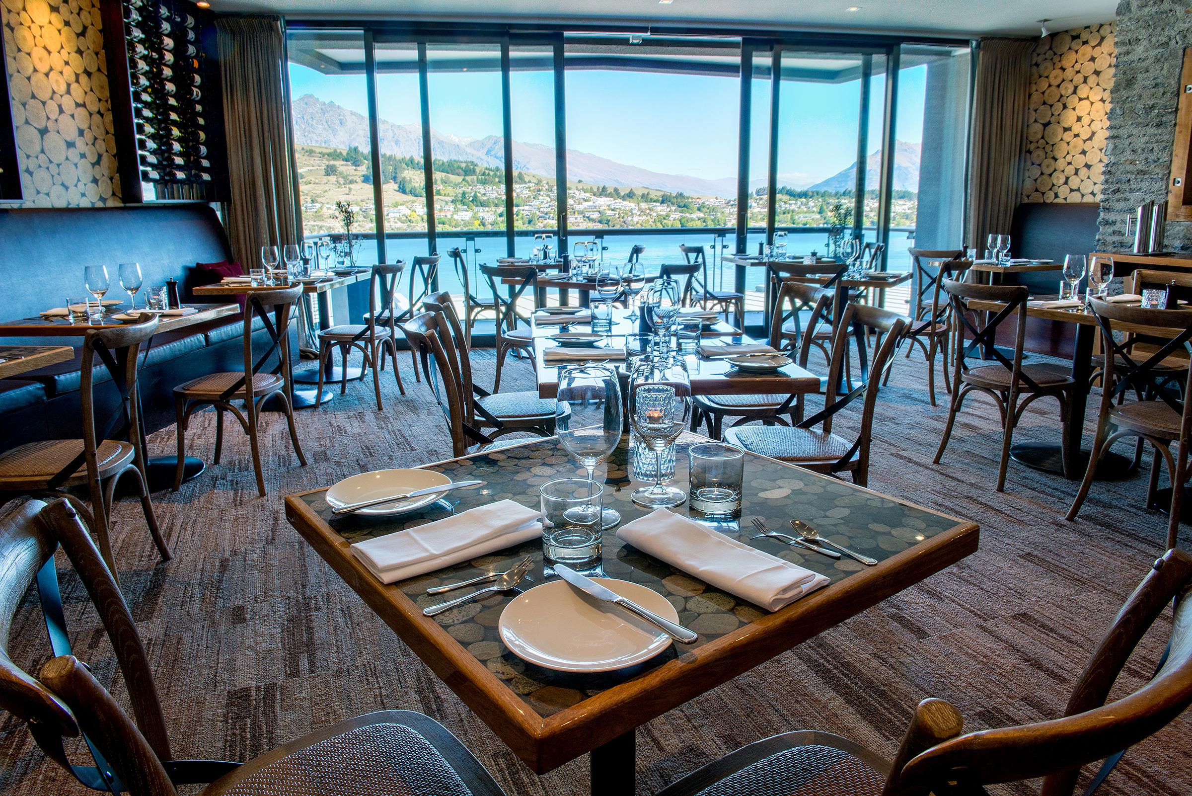 The Rees Hotel & Luxury Apartments Квинстаун Экстерьер фото The restaurant at the hotel