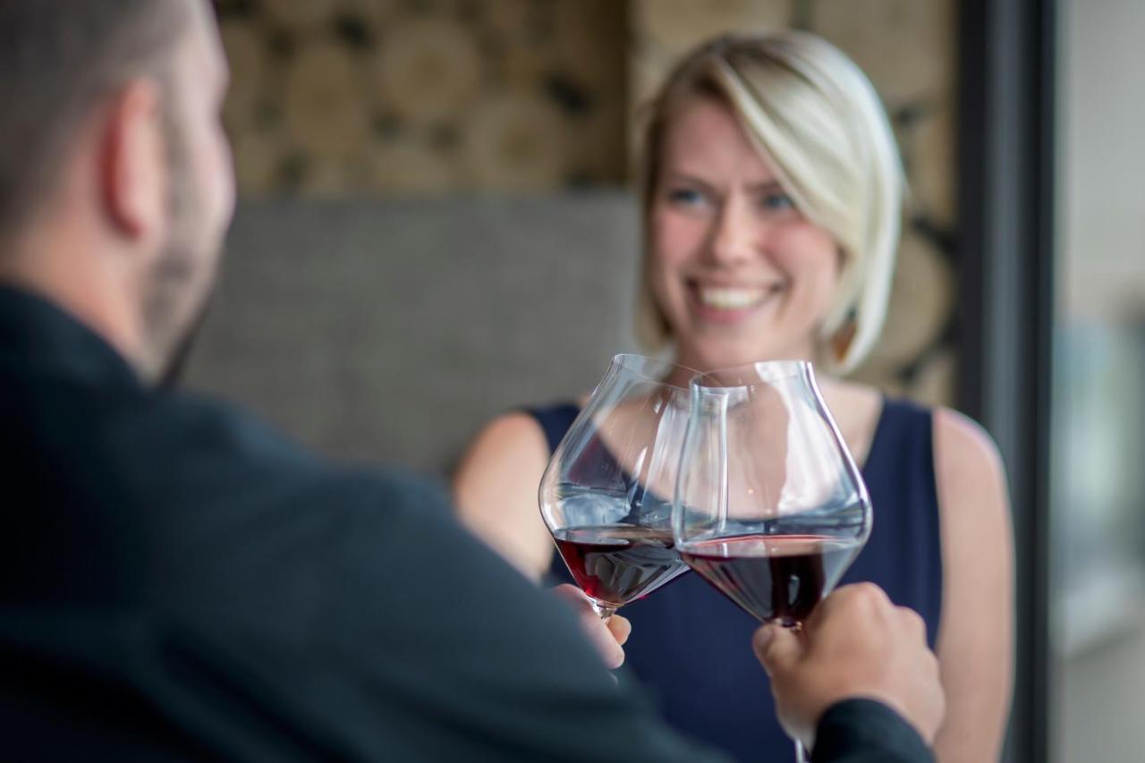 The Rees Hotel & Luxury Apartments Квинстаун Экстерьер фото Wine tasting