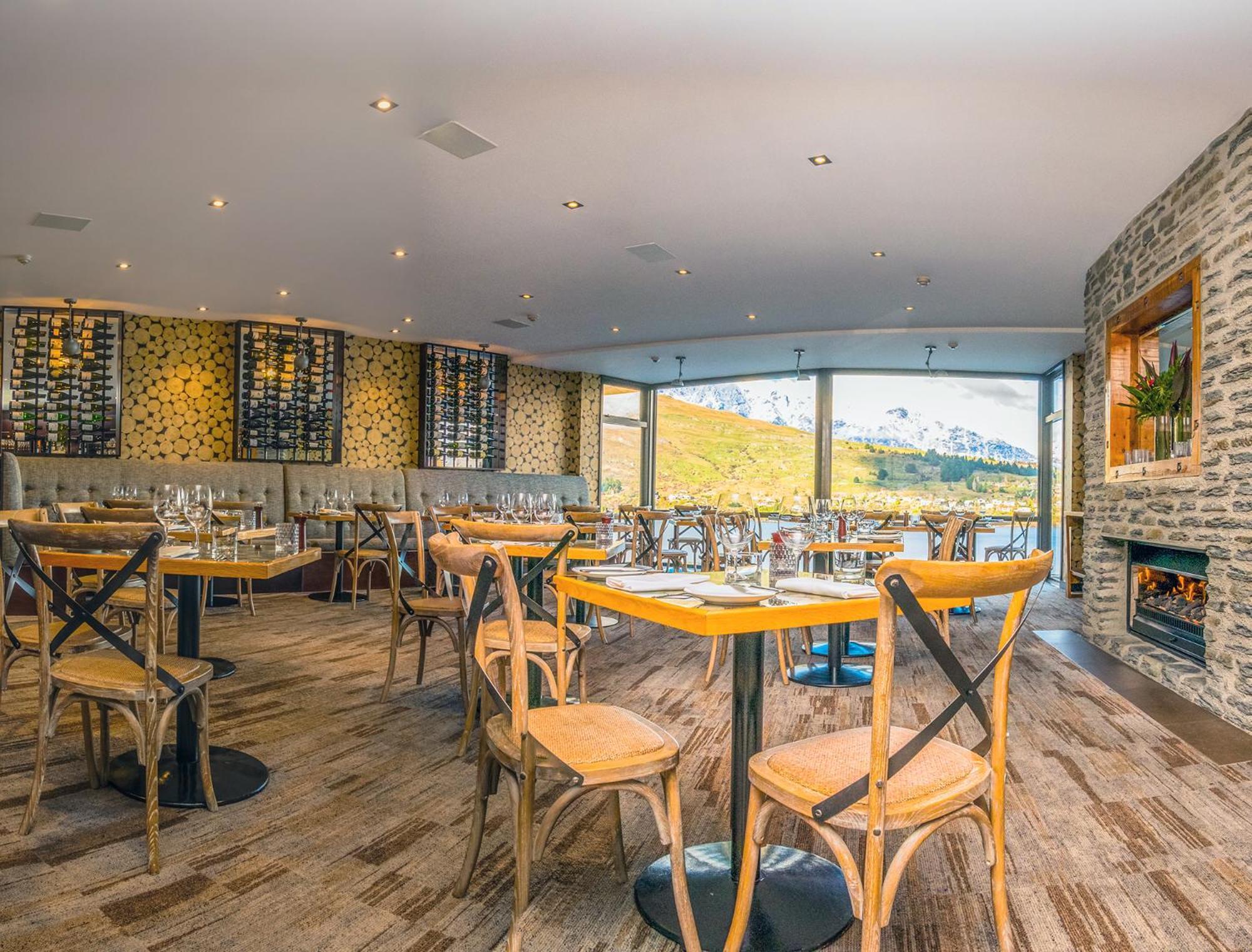 The Rees Hotel & Luxury Apartments Квинстаун Экстерьер фото The restaurant at the Craggy Range