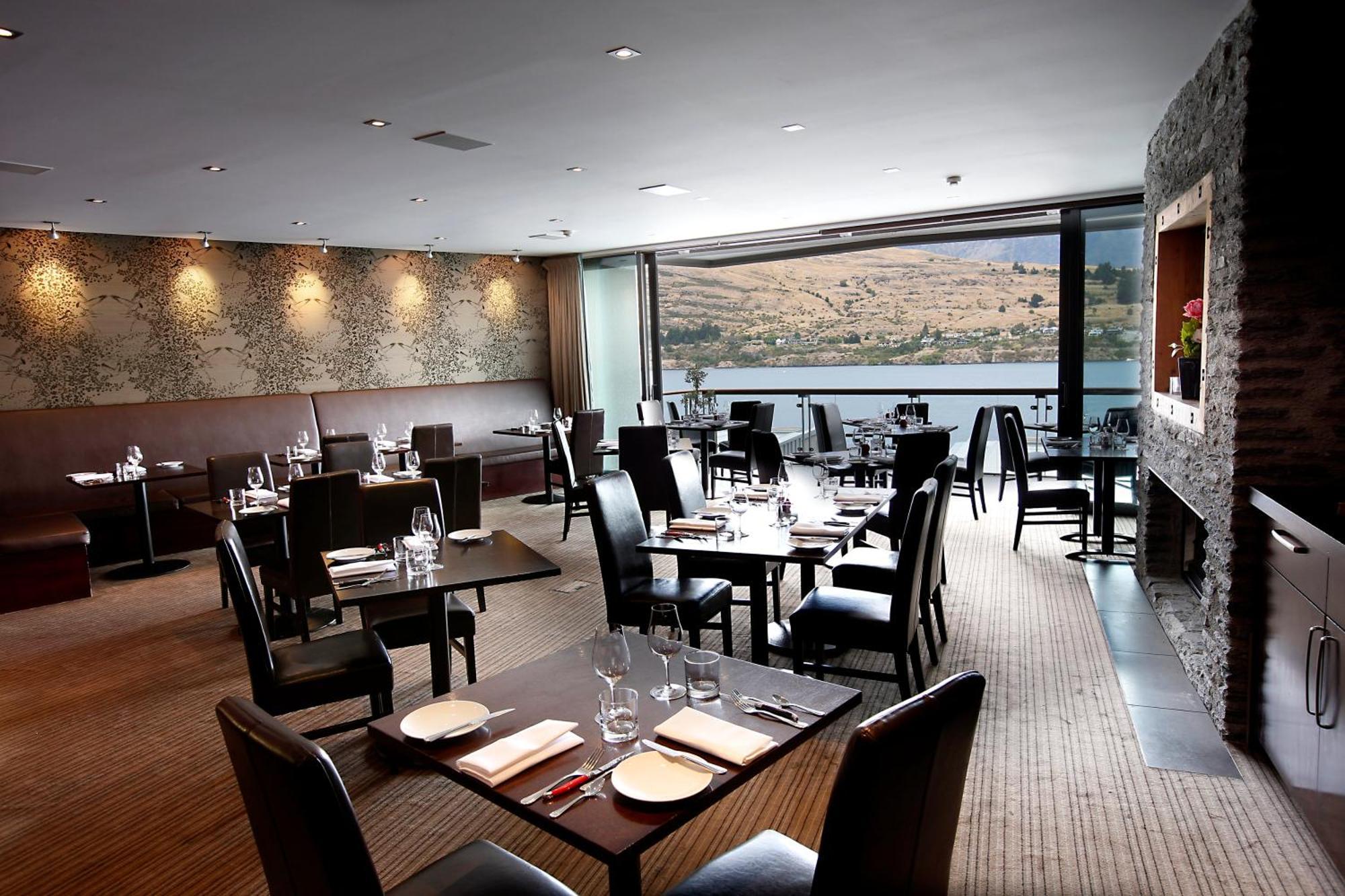 The Rees Hotel & Luxury Apartments Квинстаун Экстерьер фото The restaurant at The Vines Resort and Spa